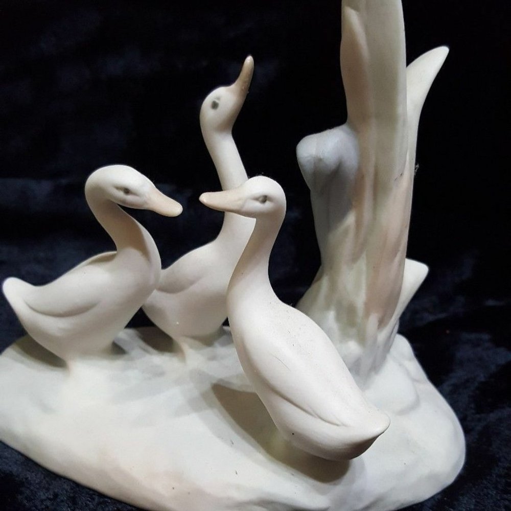 NAO LLADRO 'GEESE GROUP' - ITEM NO. 4549 - GREAT C